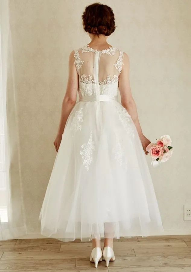 ---Abito da sposa particolare su misura online a poco prezzo confezionato in tulle, raso e pizzo lunghezza tè senza maniche--